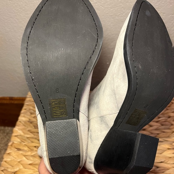 JEFFREY CAMPBELL Roswell Suede heeled ankle boots NWOT🩶🤍 - Picture 7 of 8